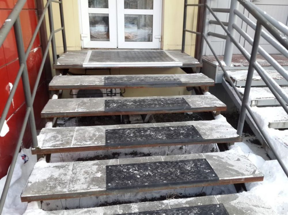 Монтаж резиновых проступей и накладок на ступени стоимость - Анадырь